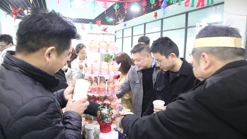 繽紛平安夜，歡樂(lè)圣誕節(jié) | 寶開(kāi)舉辦第四季度員工集體生日會(huì)