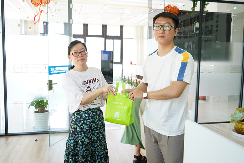 夏送清涼，情系一線｜致高溫下堅守崗位的一線員工